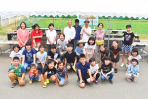 アイガモ放鳥会　集合写真